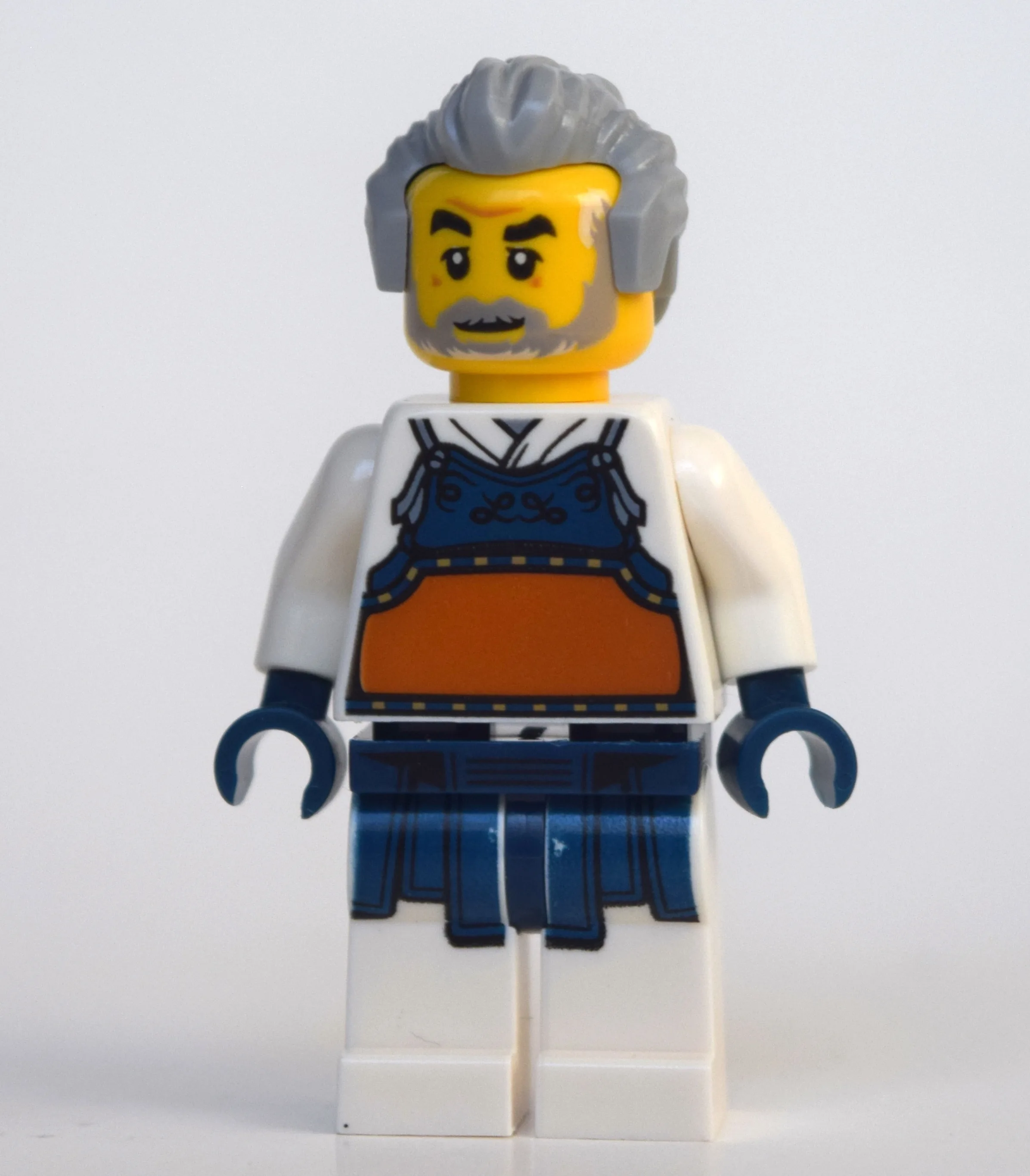 LEGO Minifigur Man, Kendo Armor, Light Bluish Gray Hair and Beard